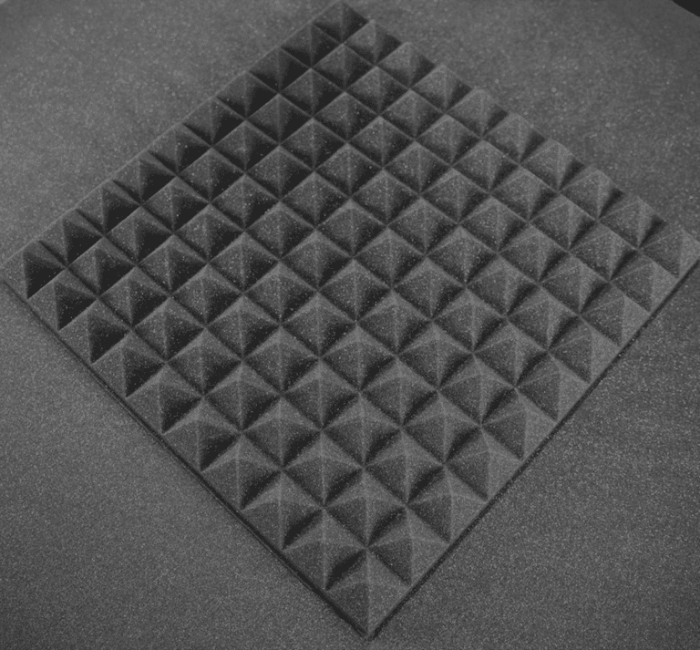Placa acústica pirâmides