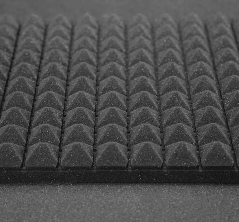 placa acústica triangular 50x50 cm e30x30 cm